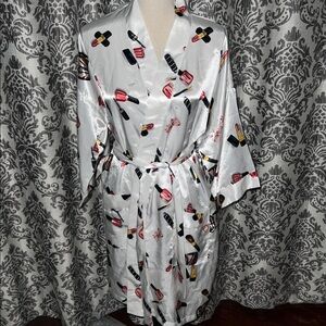 Opulence Makeup Print Satin White Robe